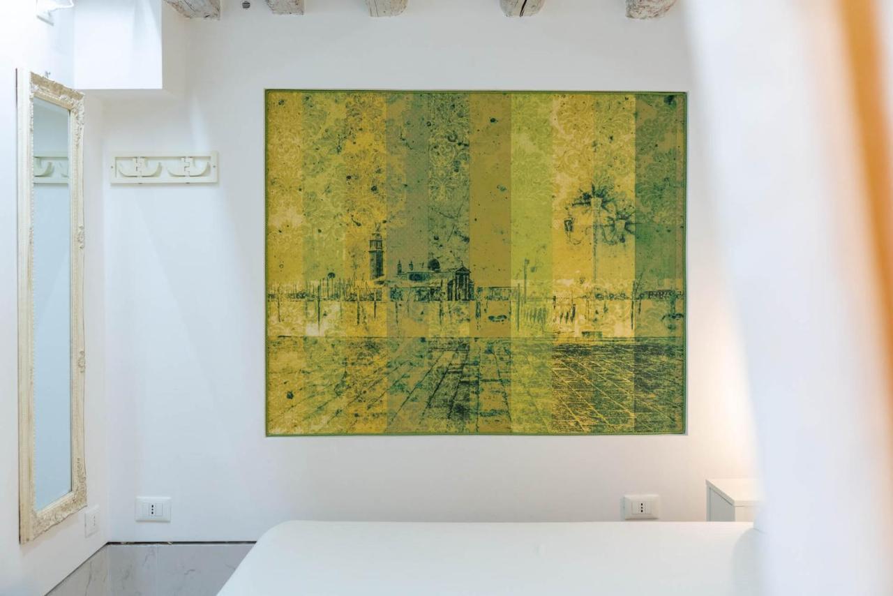 Loving In Venice, 5 Stars Exteriör bild